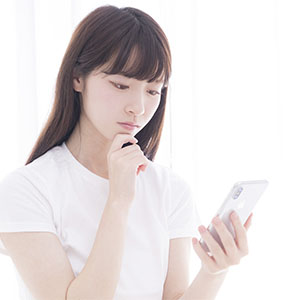 目の下のシワを改善するには？